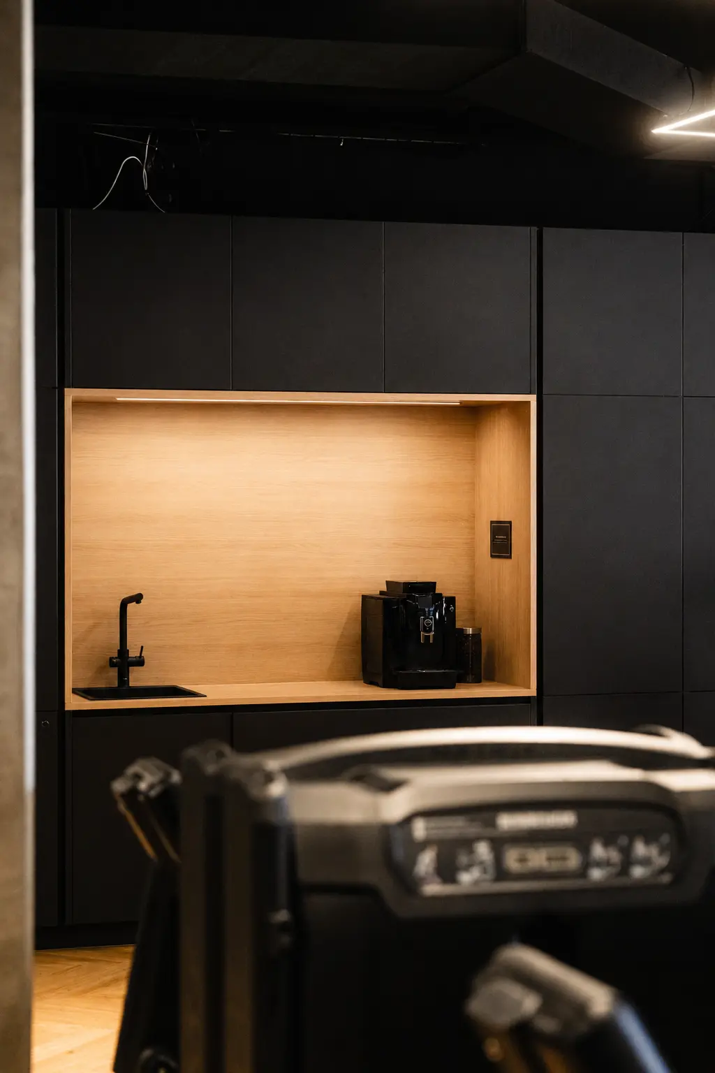 Minimal coffee and service area